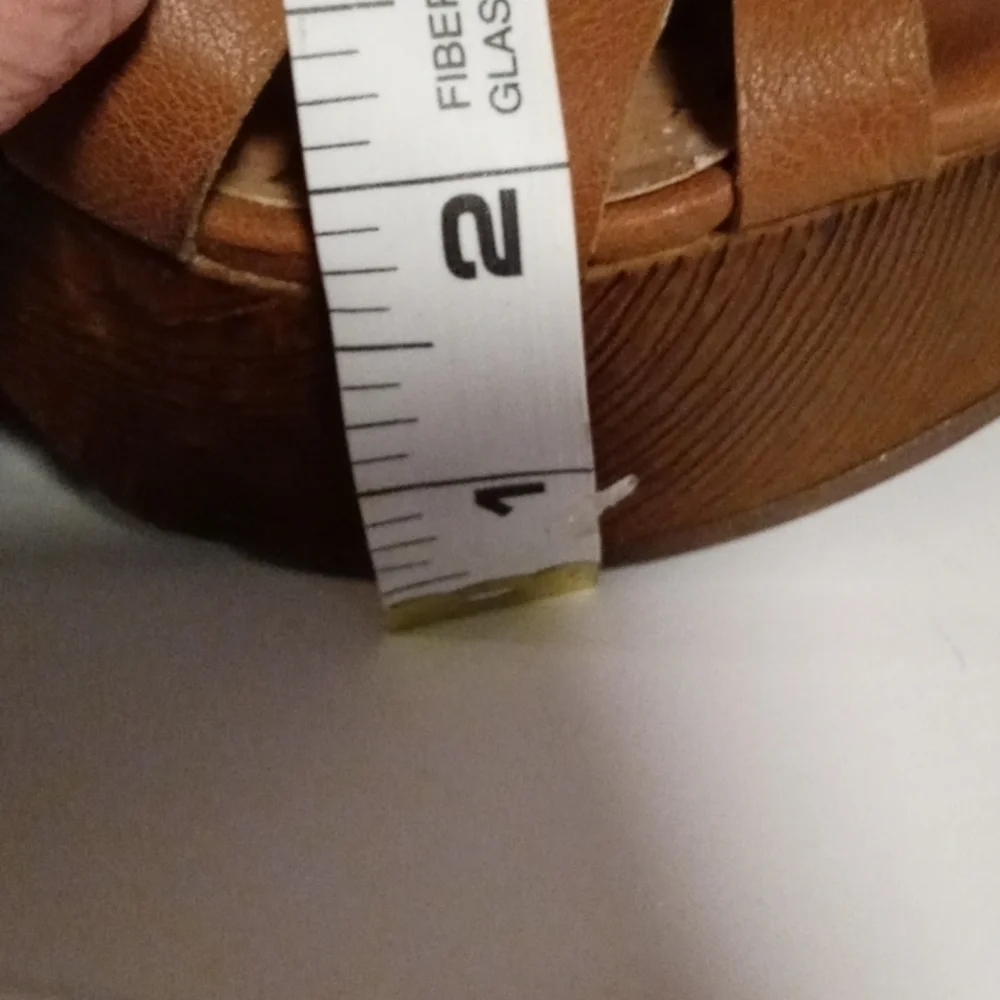 Guess platform sandal tan 8 with a 5